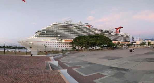 PXL_20211201_002852430.PANO