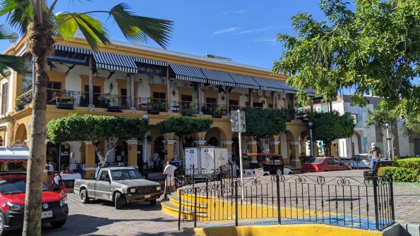 PXL_20211201_203222014